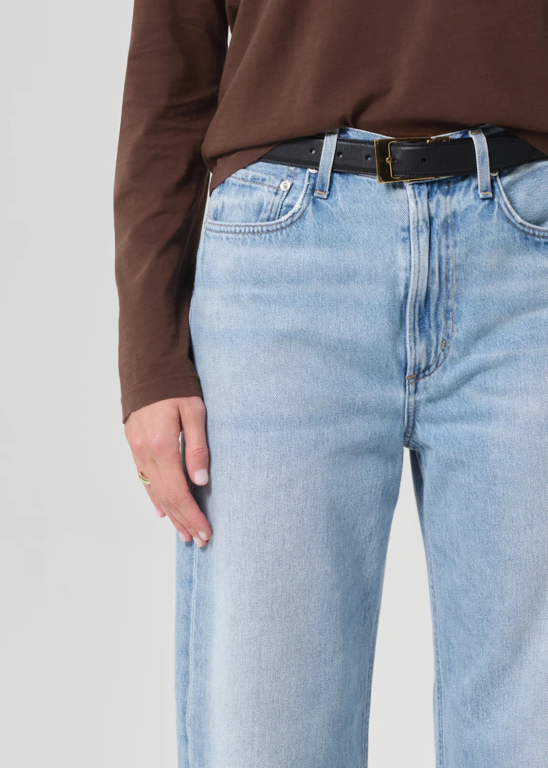 Citizens of Humanity Miro relaxed jean in Ritual light vintage indigo wash, close-up of waistband and fly