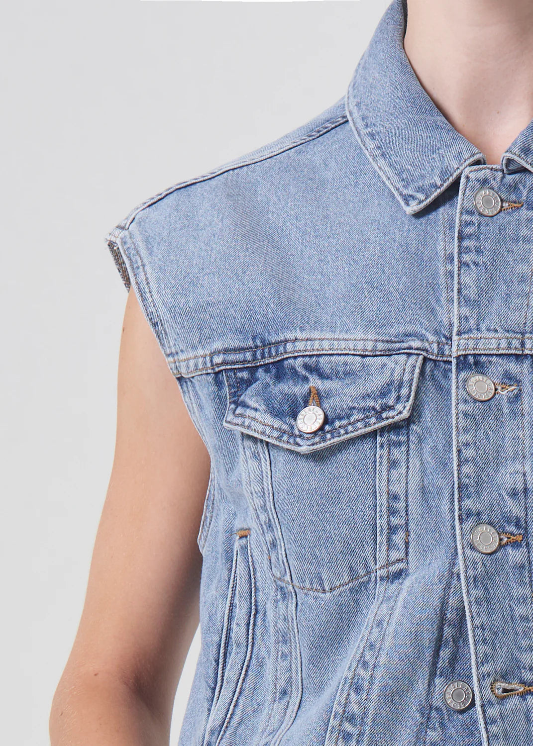 CHARLIE VEST