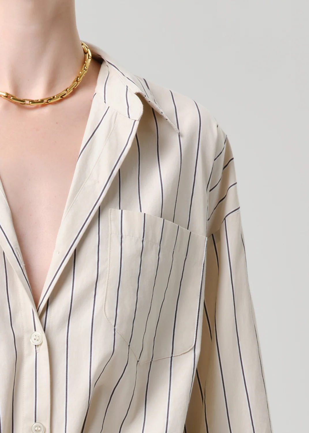 Citizens of Humanity Petit Ami poplin shirt in Ramble Stripe cream and navy, close-up of collar and chest pocket