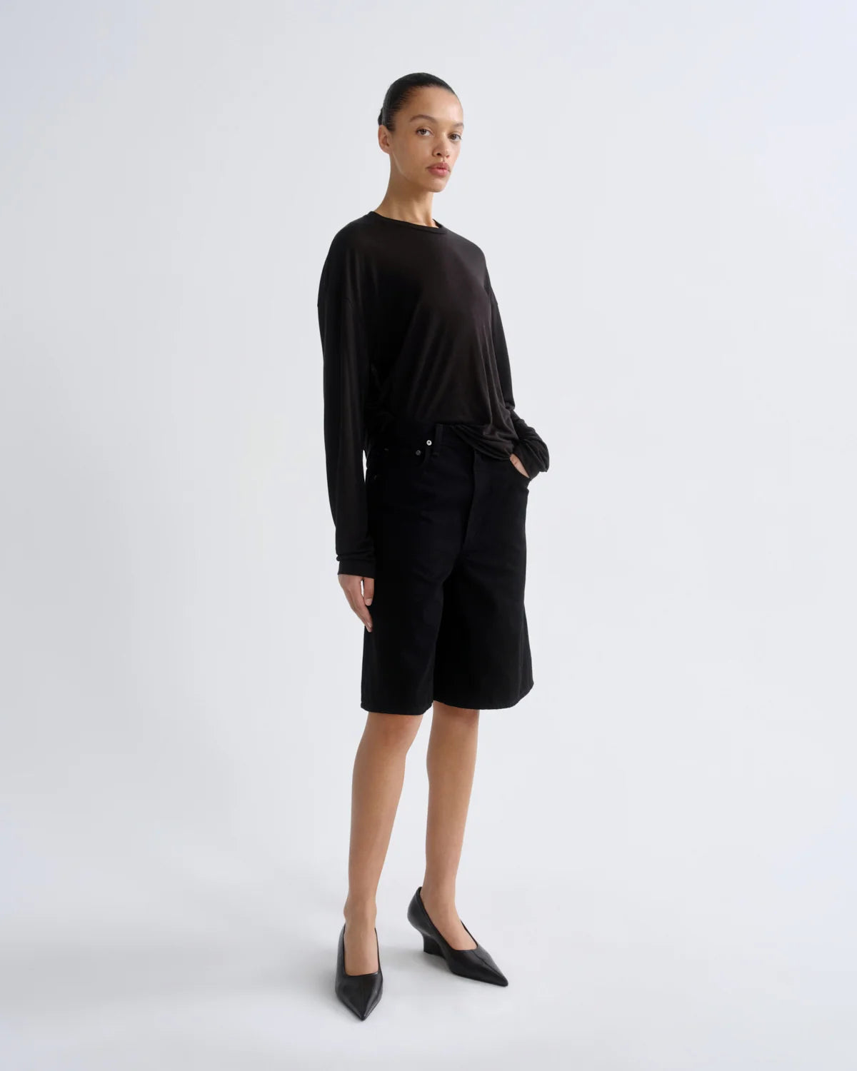 AGOLDE Sasha long sleeve boyfriend tee in black, three-quarter front view