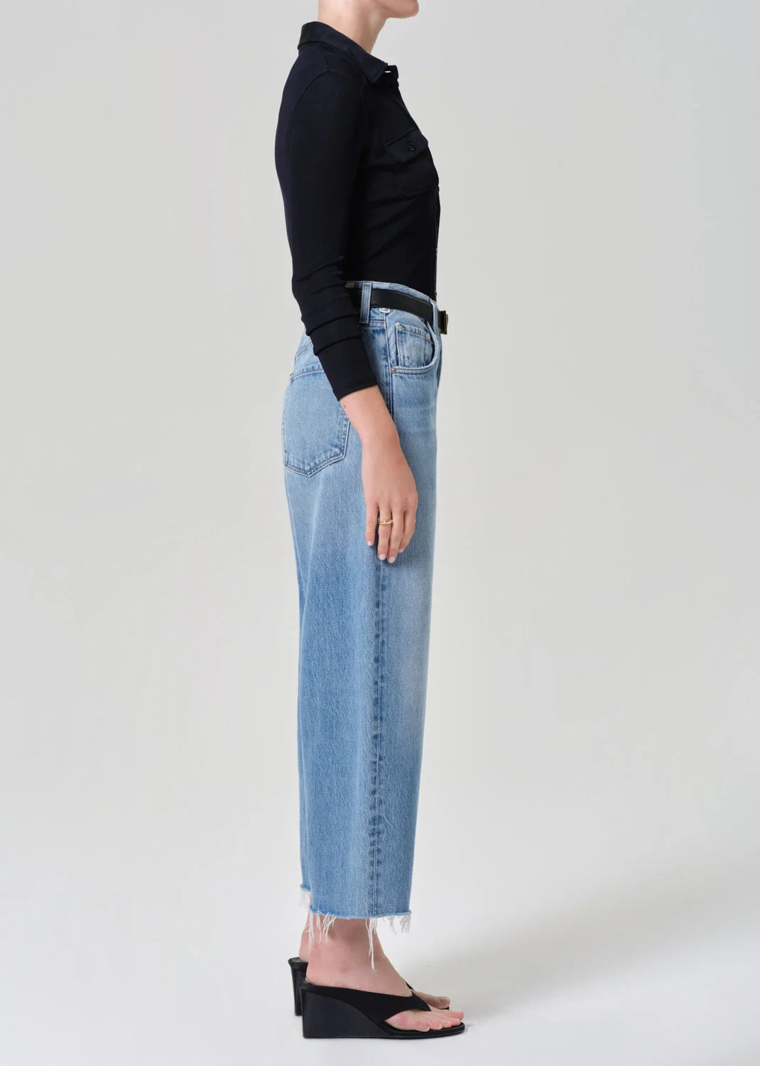 Citizens of Humanity Ayla raw hem crop jean in Honour medium blue wash, side view
