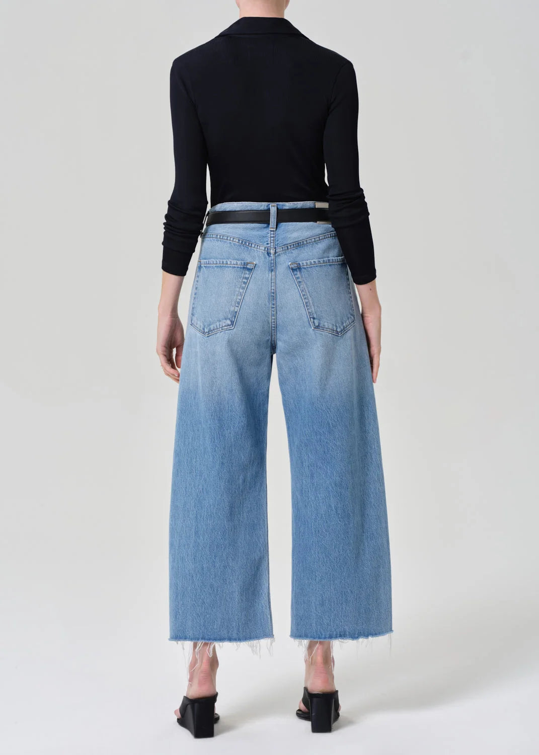 Citizens of Humanity Ayla raw hem crop jean in Honour medium blue wash, back view showing back pockets and raw hem