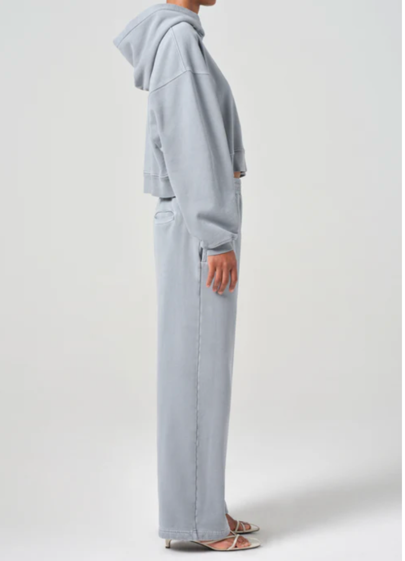 AGOLDE Elliot Pant in Mineral, side view on model