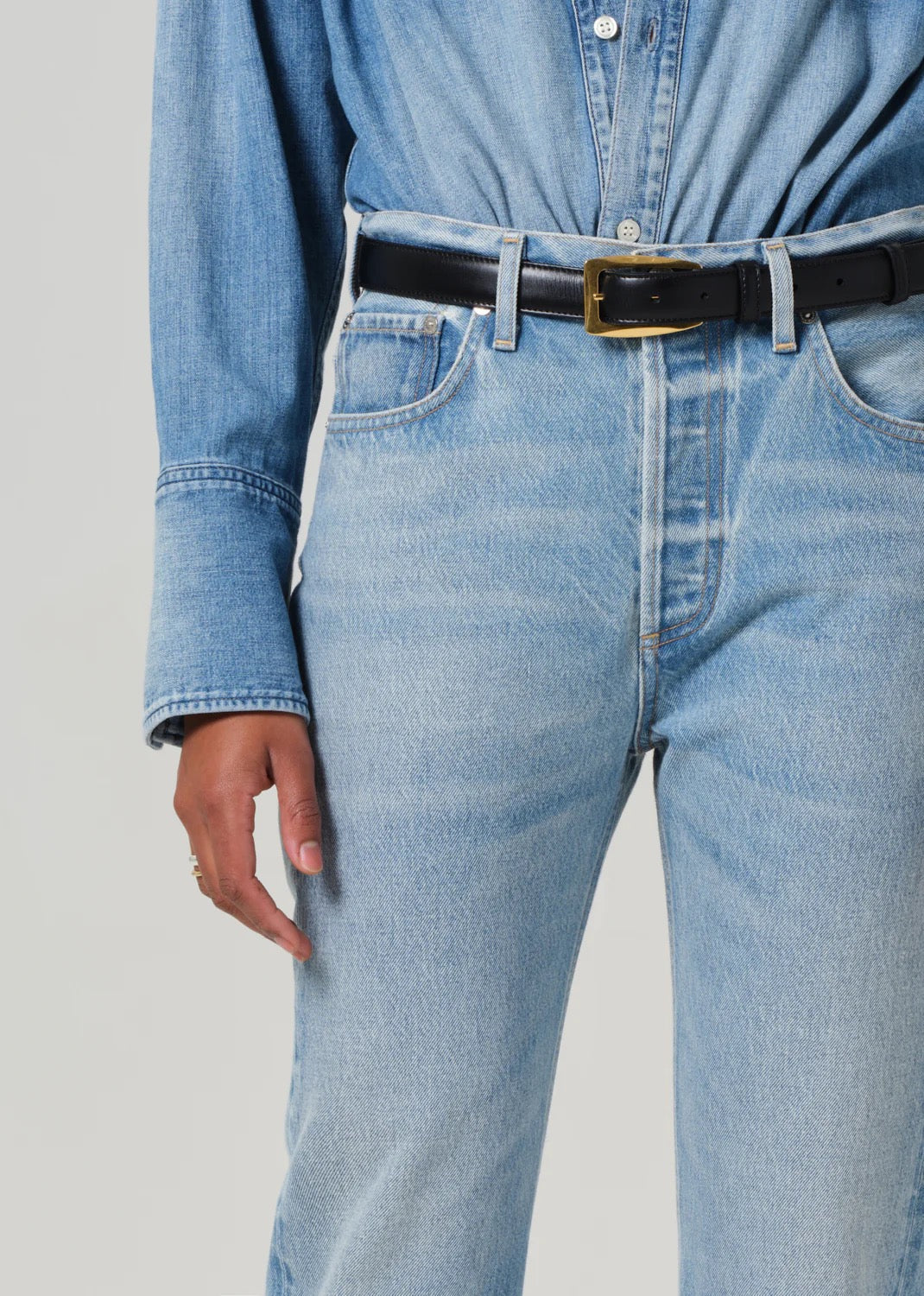 Citizens of Humanity Blaine High Rise Jean in Gemini, close-up of waistband, belt and faded denim