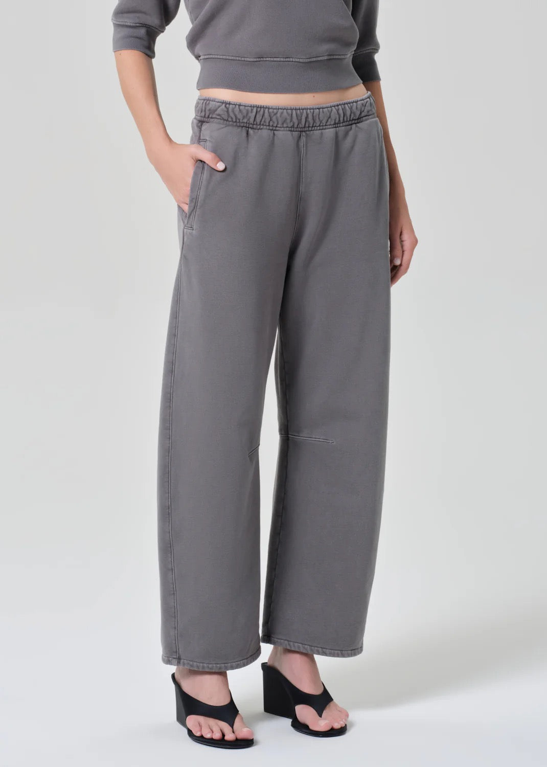 Citizens Of Humanity Miro Sweatpants in Dark Grey