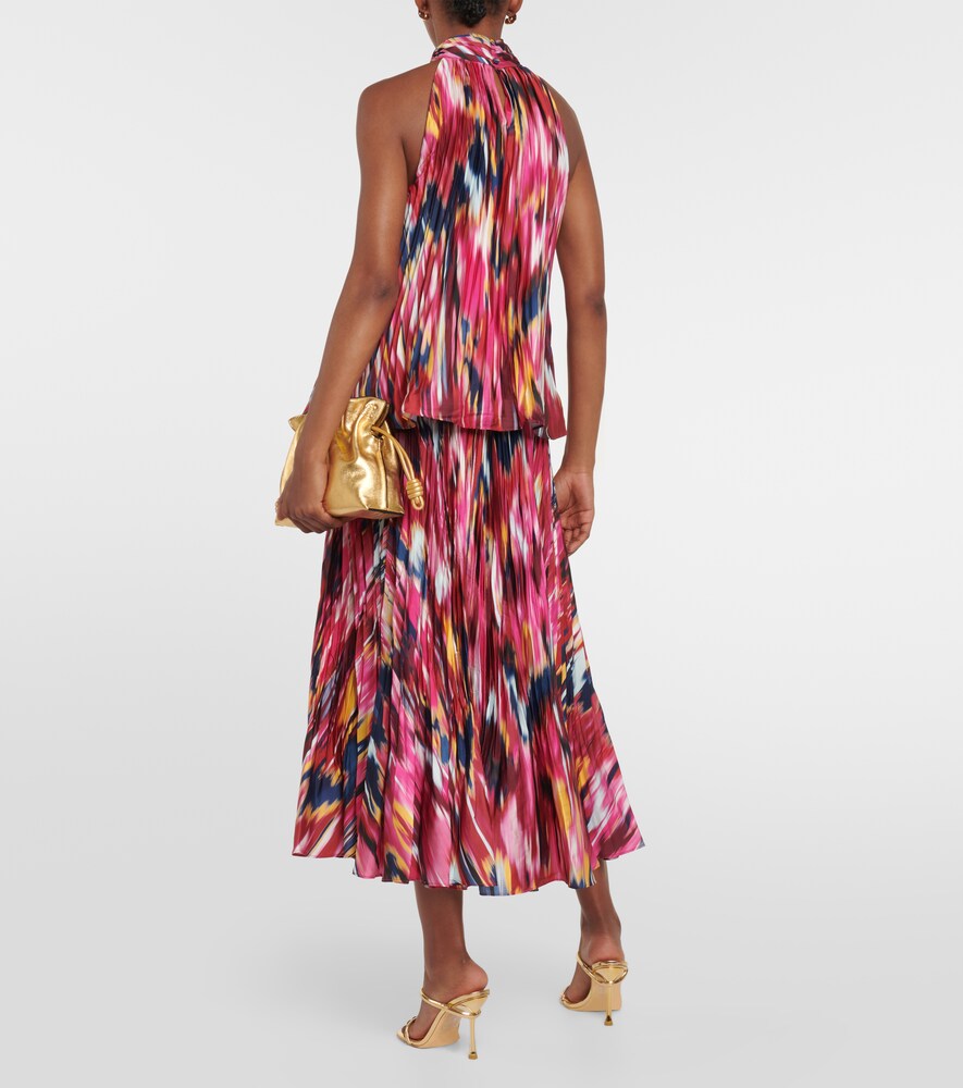 Back view of the Yasenia plissé top styled with a matching plissé skirt