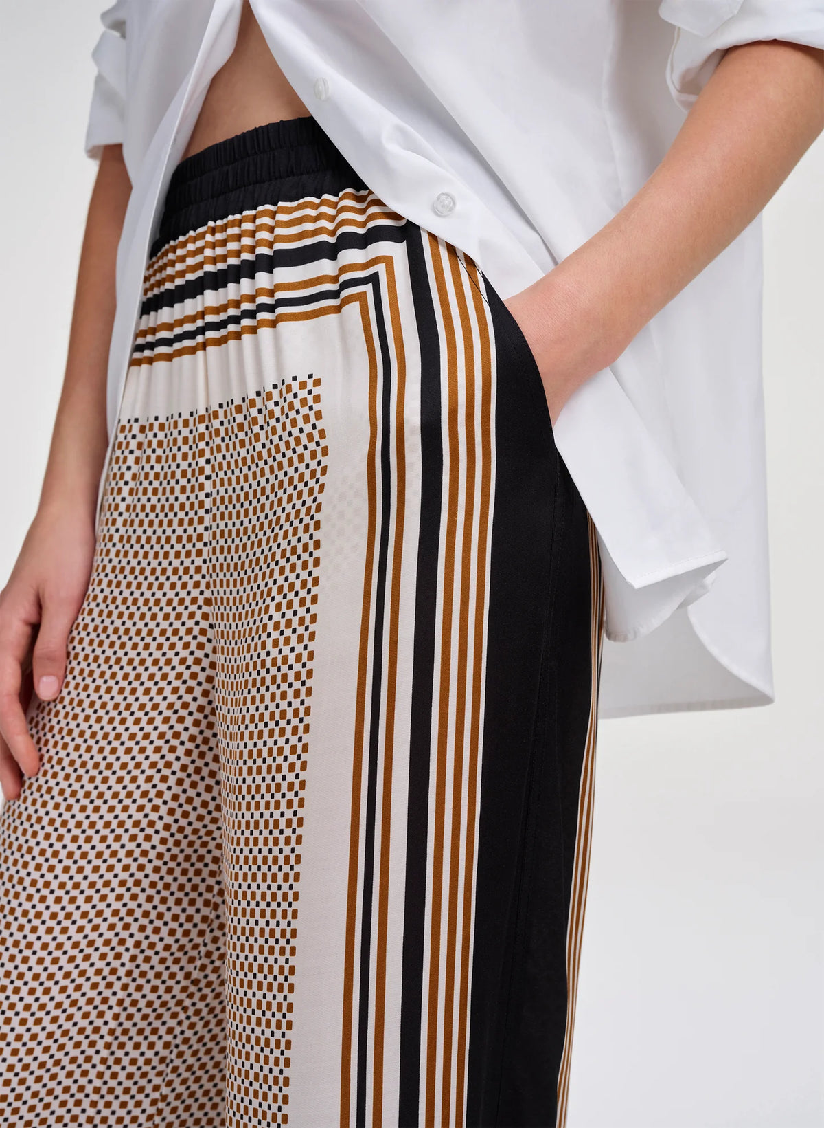 A.L.C. Tyler Scarf Print Pant in Black / Caramel Dotted